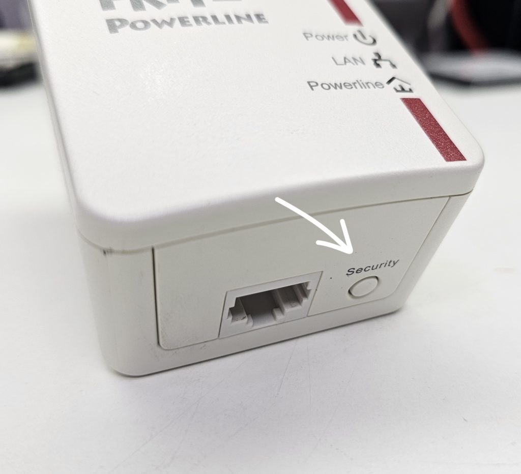Powerline Adpater 530E Security Knopf